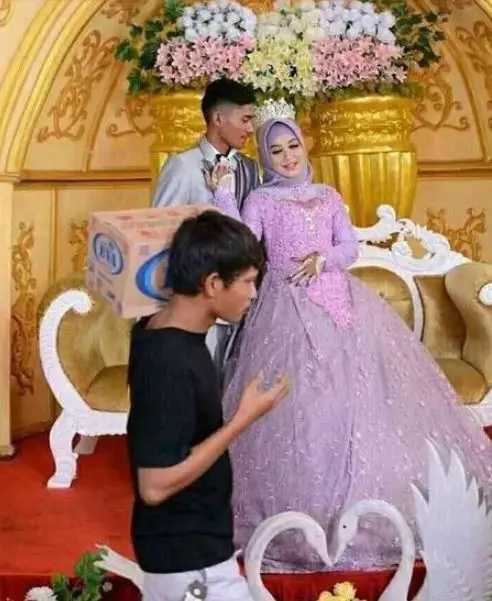 momen lucu tamu undangan nikahan © 2021 1cak.com