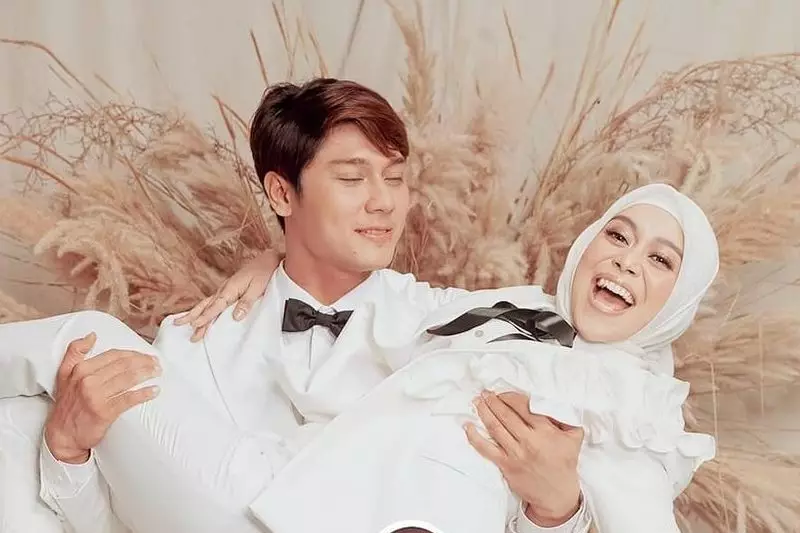 foto prewedding terbaru Rizky Billar dan Lesty Kejora © 2021 brilio.net foto prewedding terbaru Rizky Billar dan Lesty Kejora © 2021 brilio.net