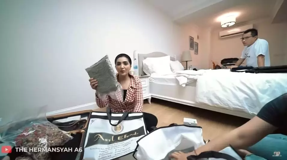 isi koper Ashanty sebelum balik Jakarta © 2021 brilio.net isi koper Ashanty sebelum balik Jakarta © 2021 brilio.net