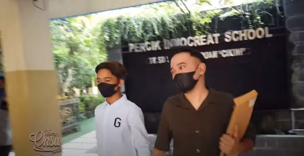 Ruben terima raport Betrand Peto © 2021 brilio.net YouTube Ruben terima raport Betrand Peto © 2021 brilio.net YouTube