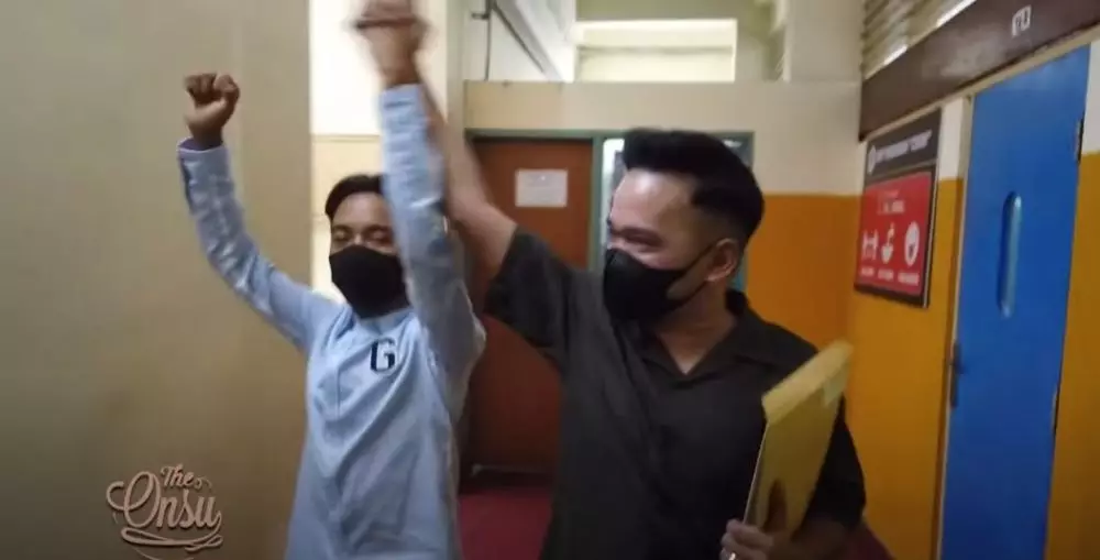 Ruben terima raport Betrand Peto © 2021 brilio.net YouTube Ruben terima raport Betrand Peto © 2021 brilio.net YouTube