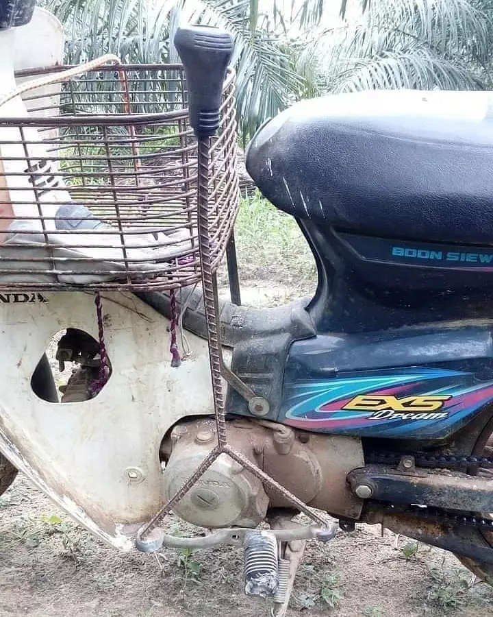 barang nyeleneh di kendaraan © 2021 instagram.com barang nyeleneh di kendaraan © 2021 instagram.com