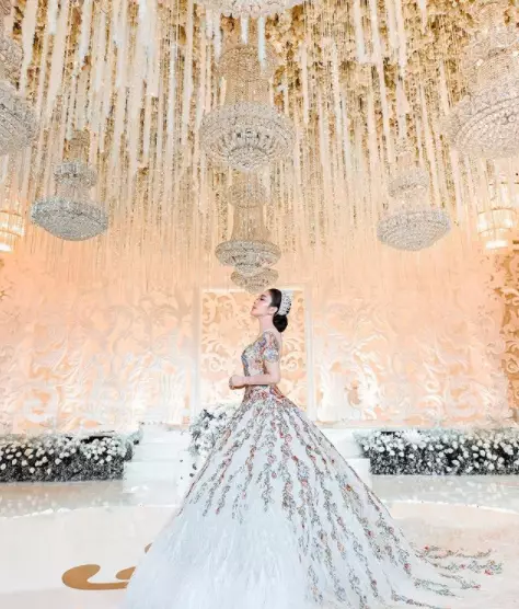 Transformasi gaya Syahrini © 2021 brilio.net Transformasi gaya Syahrini © 2021 brilio.net