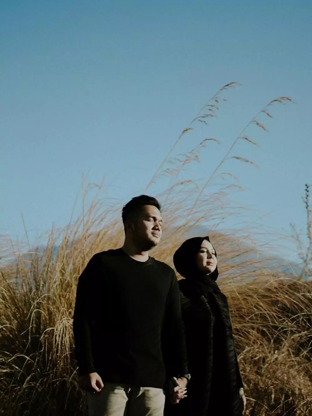 beda gaya artis cilik saat prewedding © berbagai sumber