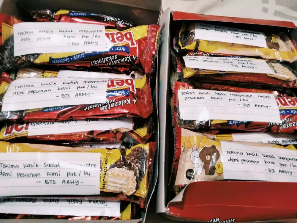 Potret bingkisan dari Army untuk ojol © 2021 brilio.net