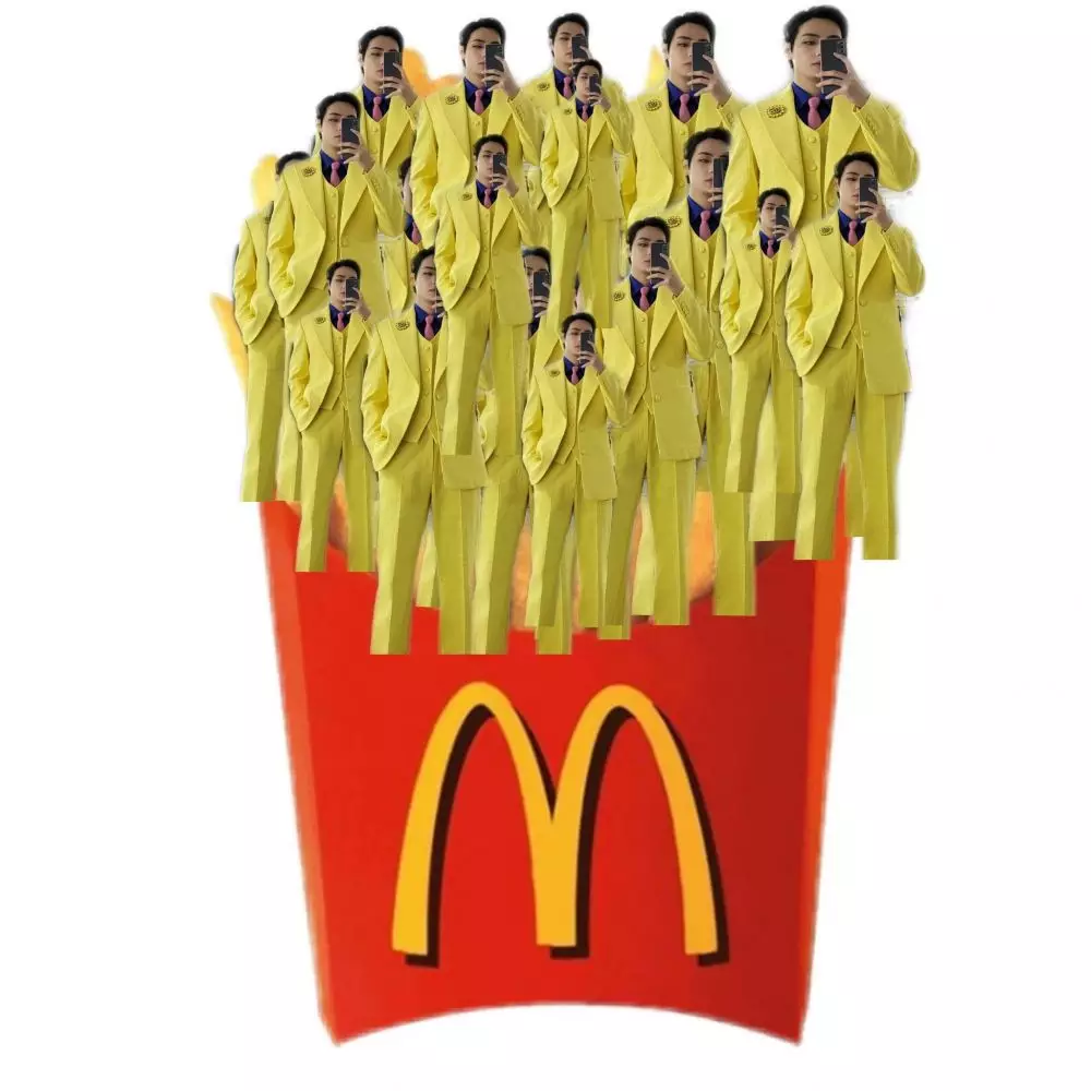 foto editan member BTS jadi pegawai McD © 2021 brilio.net