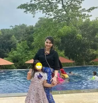 istri komedian saat momong anak © berbagai sumber