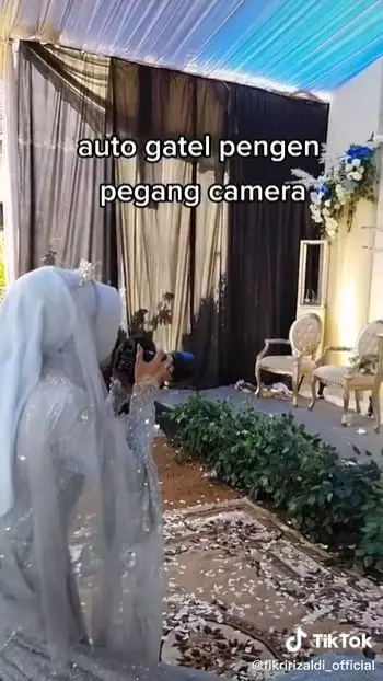 mempelai wanita gantikan fotografer Berbagai sumber mempelai wanita gantikan fotografer Berbagai sumber