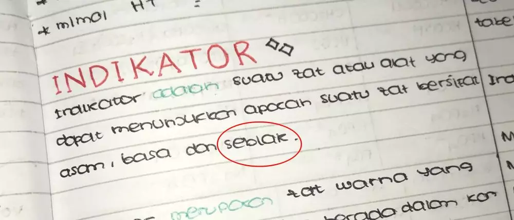 Typo lucu mengerjakan tugas © Twitter