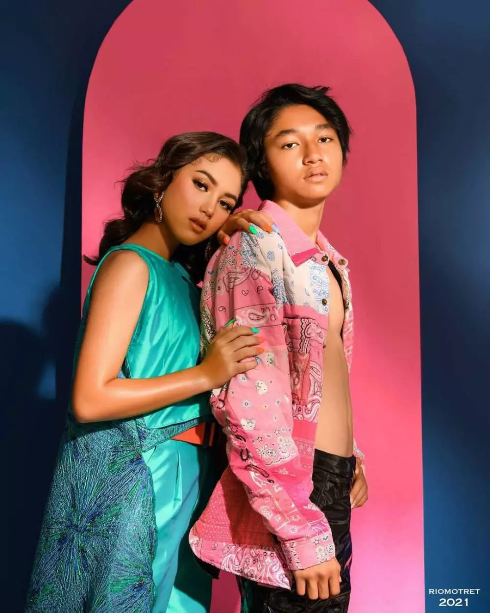 Gaya photoshoot pemain Dari Jendela SMP karya Rio Motret Instagram/@riomotret Gaya photoshoot pemain Dari Jendela SMP karya Rio Motret Instagram/@riomotret