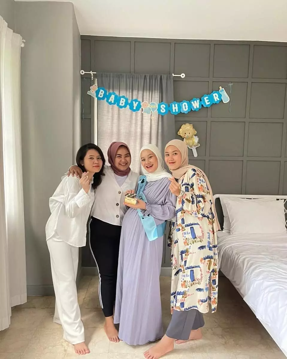 baby shower Dinda Hauw © Instagram baby shower Dinda Hauw © Instagram