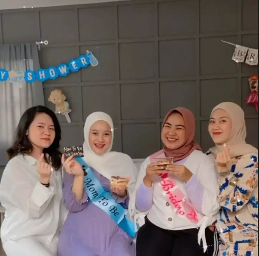 baby shower Dinda Hauw © Instagram baby shower Dinda Hauw © Instagram