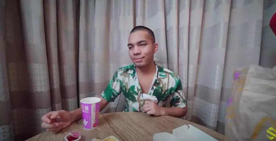 Momen Saaih Halilintar borong BTS Meal © YouTube/Saiihalilintar