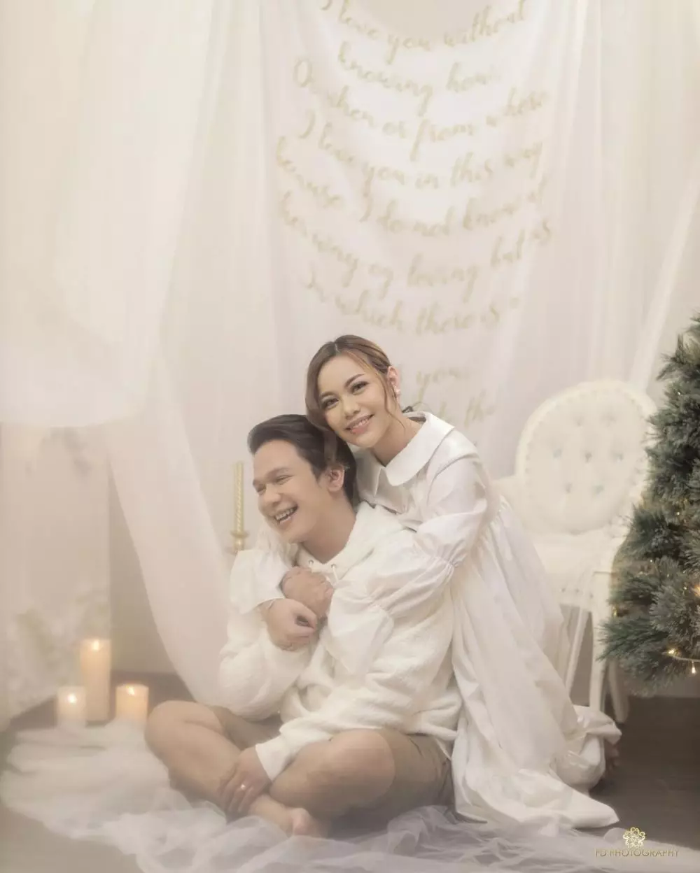 pemotretan jordi onsu dan frislly beragam tema © berbagai sumber pemotretan jordi onsu dan frislly beragam tema © berbagai sumber