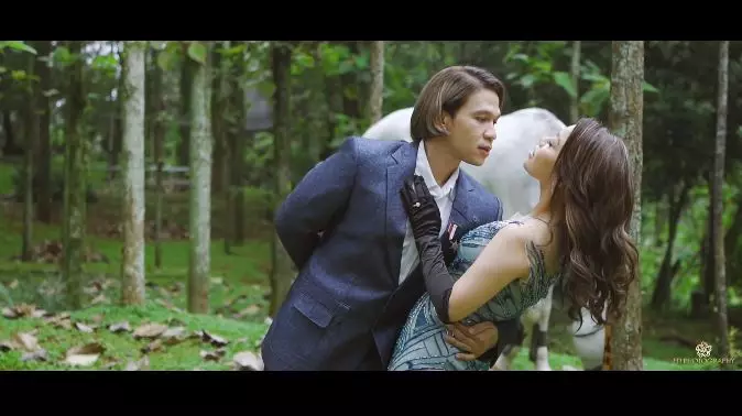 pemotretan jordi onsu dan frislly beragam tema © berbagai sumber pemotretan jordi onsu dan frislly beragam tema © berbagai sumber