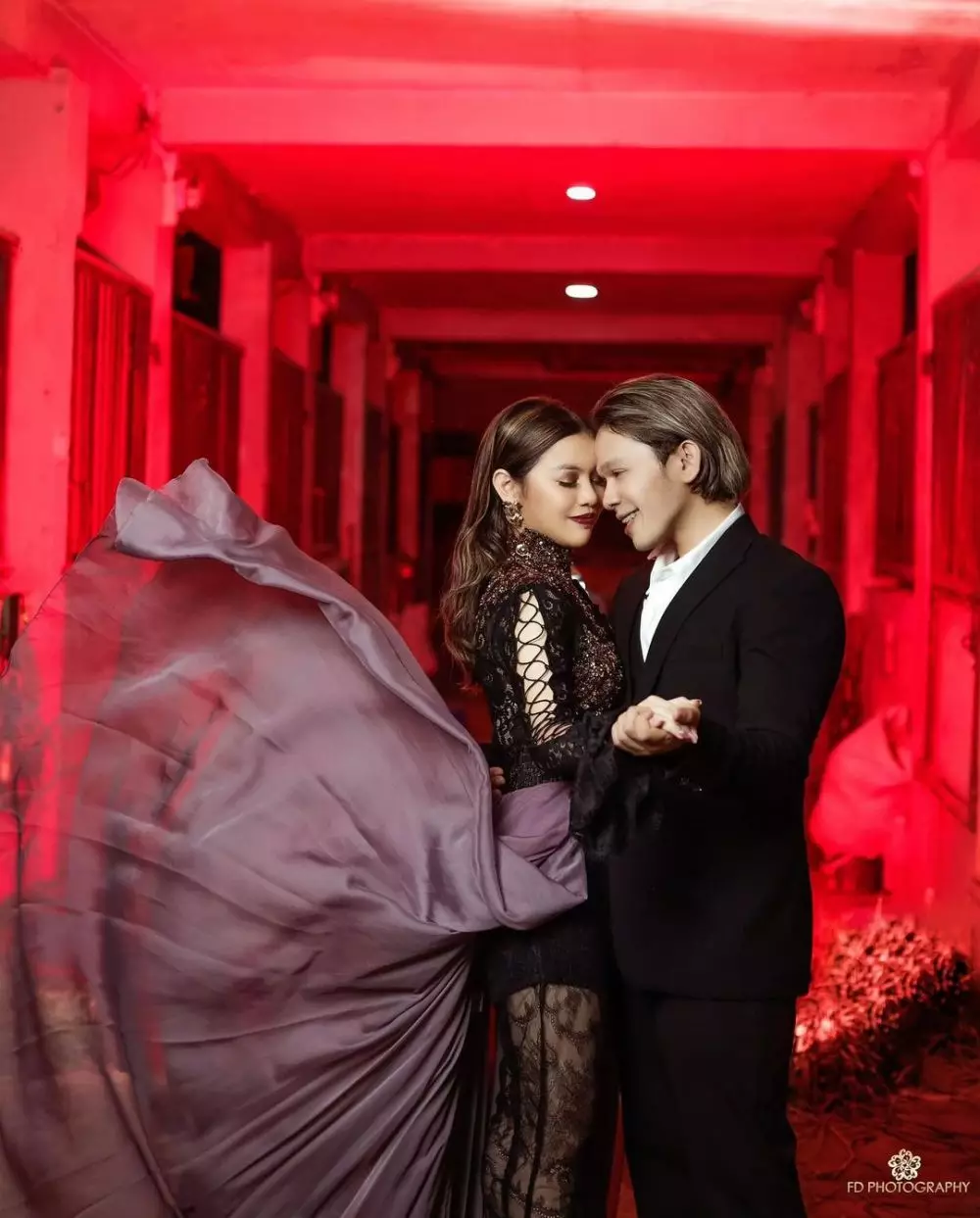 pemotretan jordi onsu dan frislly beragam tema © berbagai sumber pemotretan jordi onsu dan frislly beragam tema © berbagai sumber