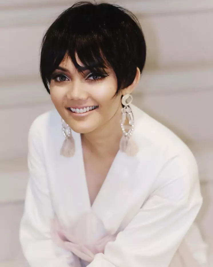 transformasi gaya rambut rina nose © berbagai sumber