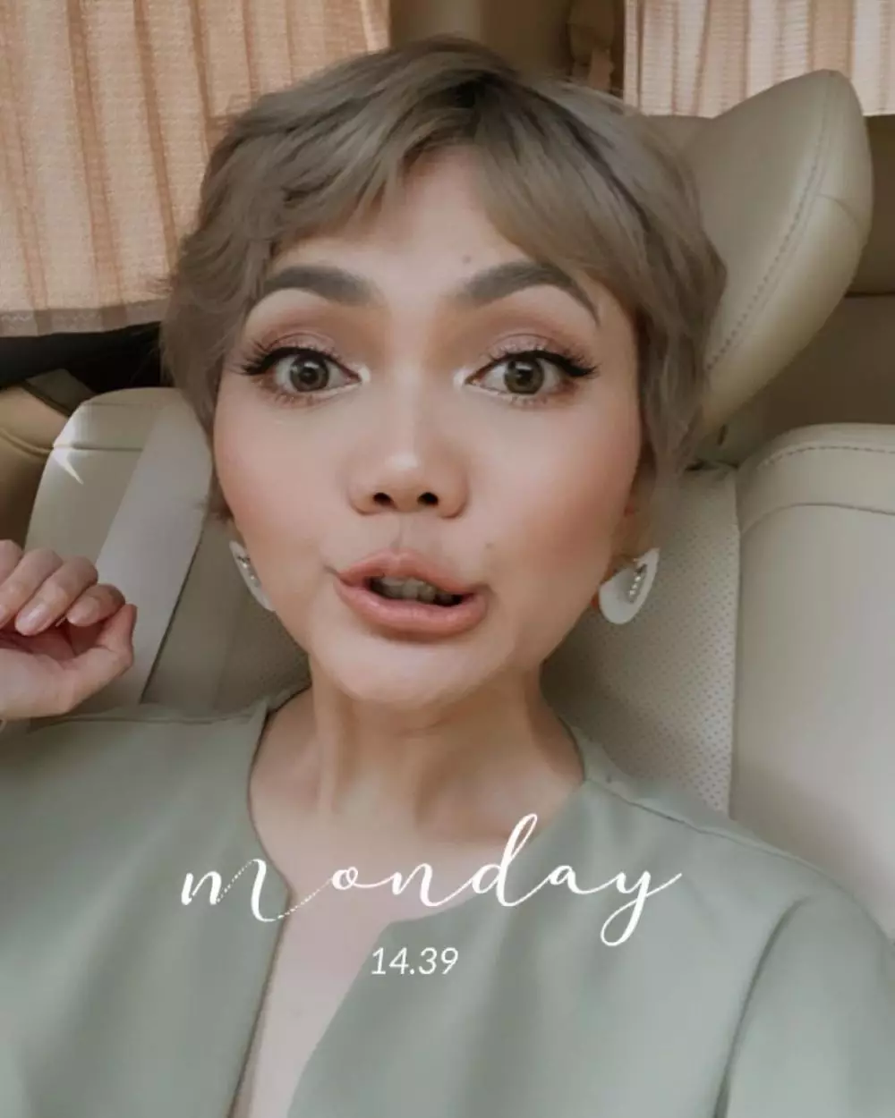 transformasi gaya rambut rina nose © berbagai sumber