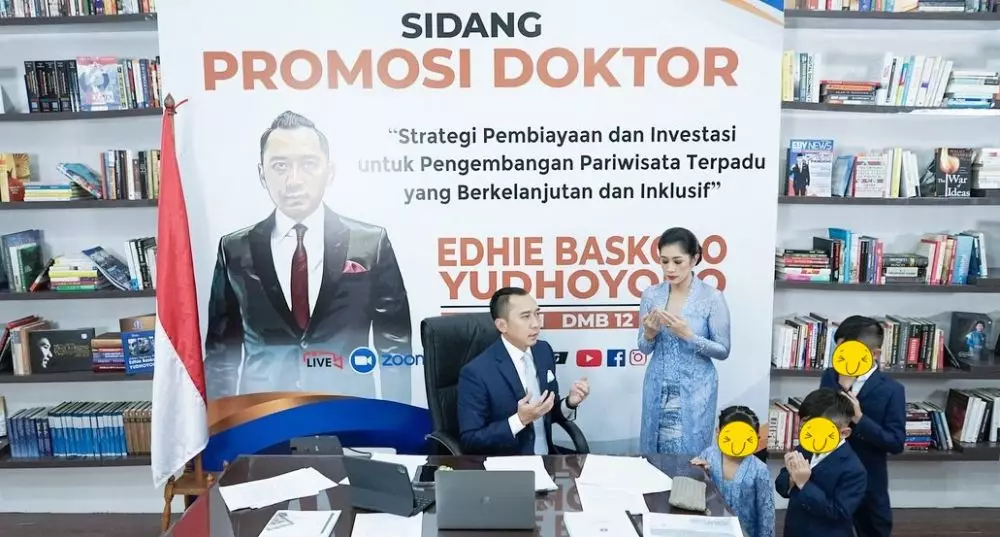 potret Ibas lulus S3 © Instagram