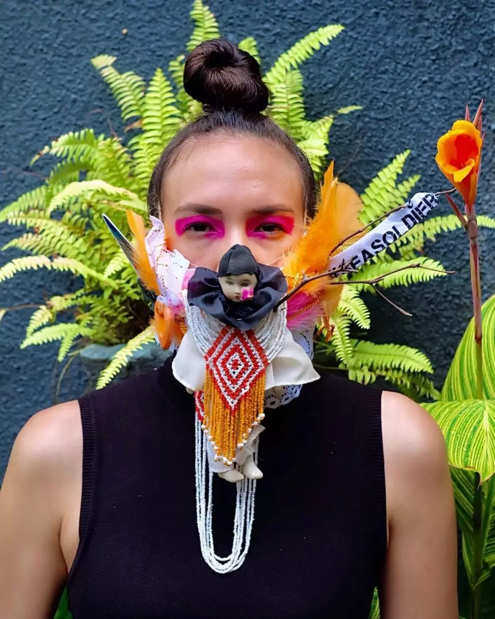 Potret Nadine Chandrawinata kenakan masker unik Instagram/@nadinelist