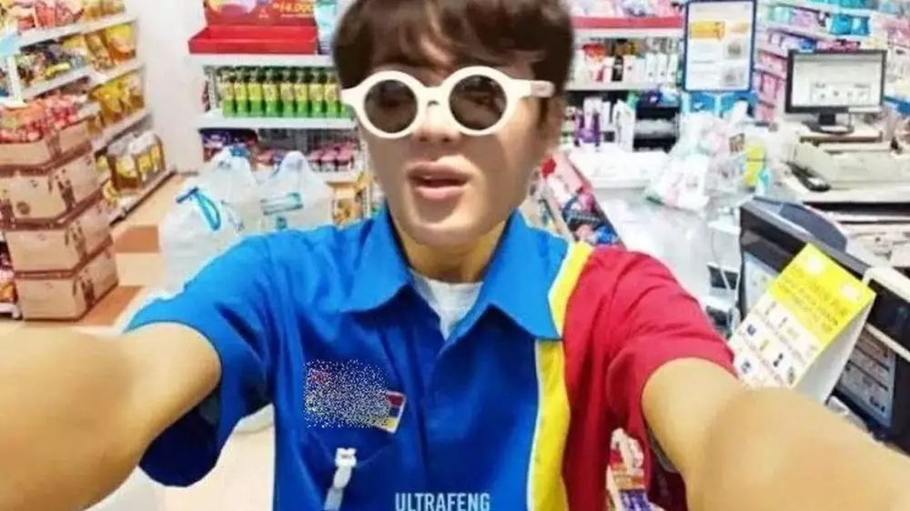 personil bts jadi pelayan berbagai sumber