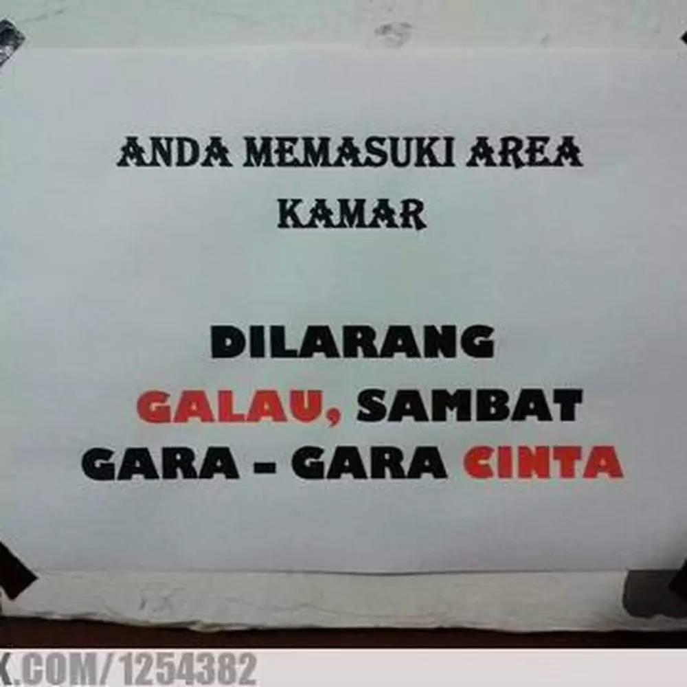peringatan di depan pintu © 2021 berbagai sumber peringatan di depan pintu © 2021 berbagai sumber