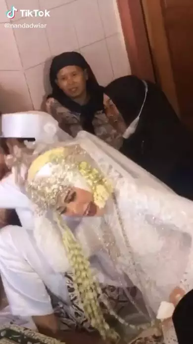 momen apes mempelai wanita setelah ijab kabul TikTok momen apes mempelai wanita setelah ijab kabul TikTok