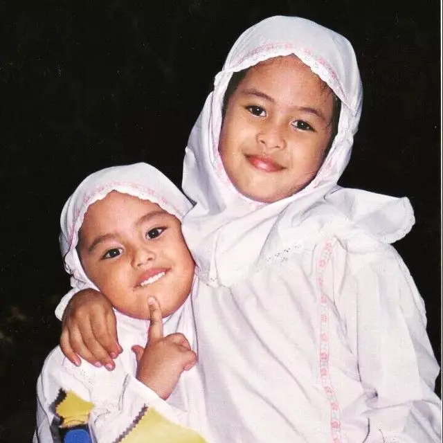 potret masa kecil maudy ayunda dan adik © instagram