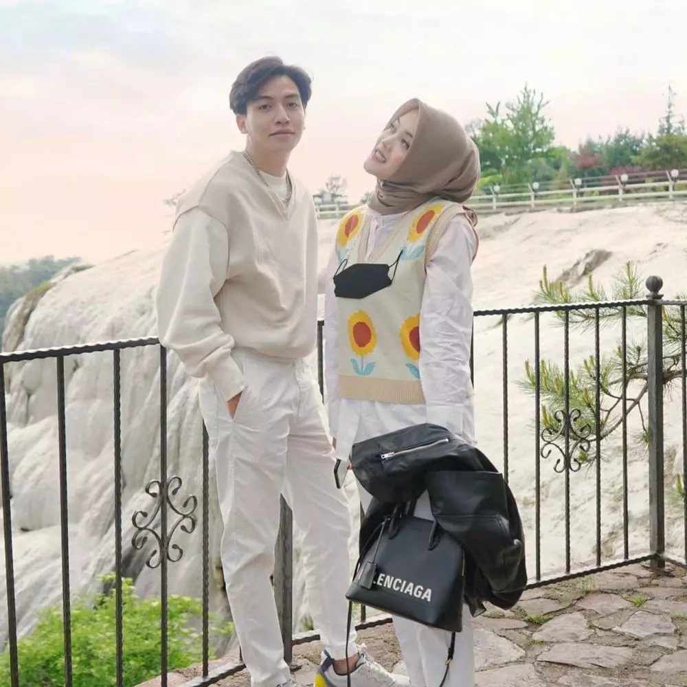 potret putri delina couple dengan kekasih berbagai sumber potret putri delina couple dengan kekasih berbagai sumber