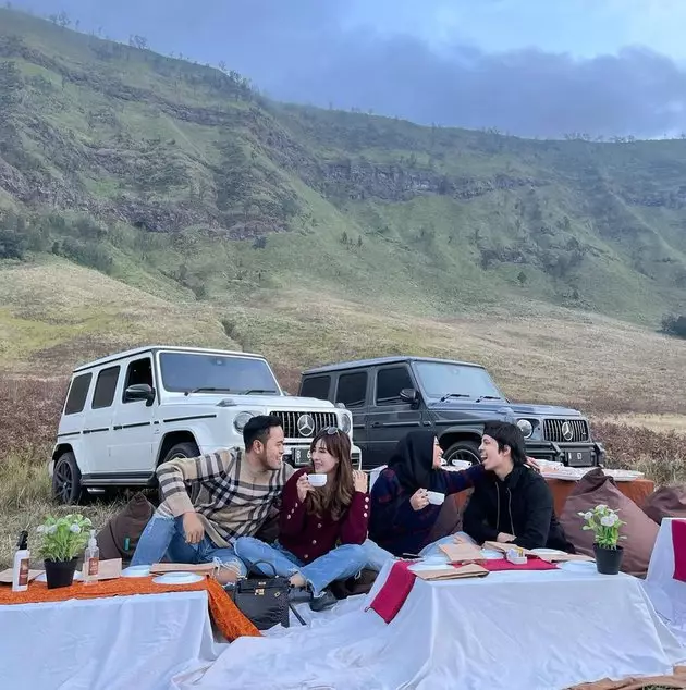 atta double date di bromo dengna crazy rich malang Instagram atta double date di bromo dengna crazy rich malang Instagram