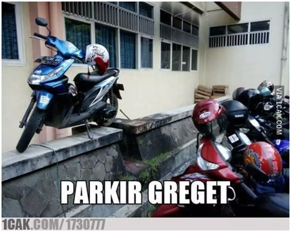 potret lika-liku parkir di tempat sempit © 2021 1cak.com