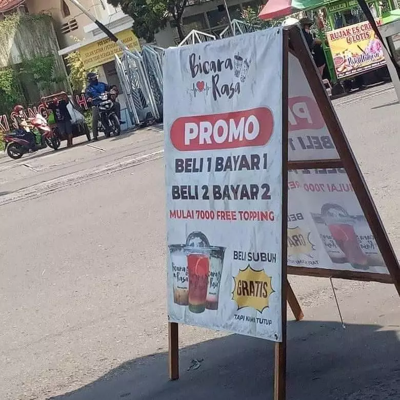 potret lucu pedagang ngasih promo © 2021 instagram.com