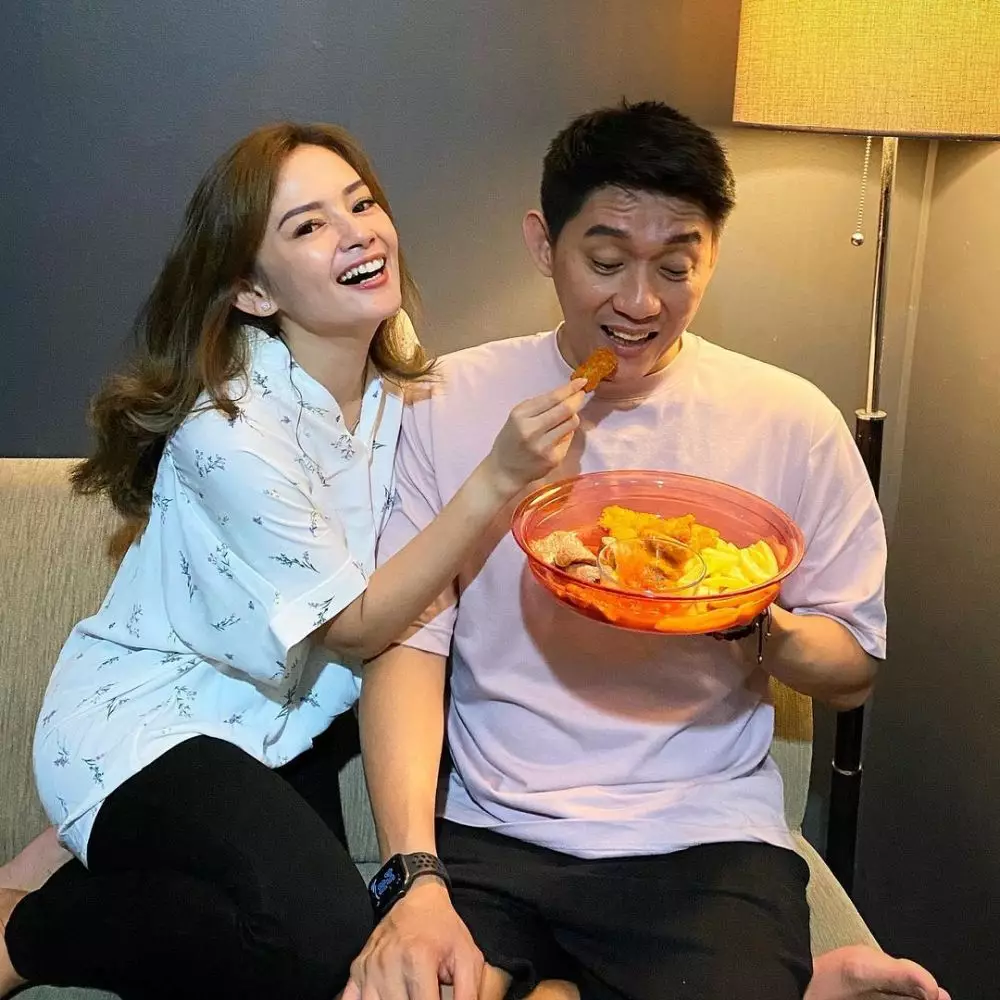 Ifan Seventeen & Citra Monica usai menikah © 2021 brilio.net Ifan Seventeen & Citra Monica usai menikah © 2021 brilio.net