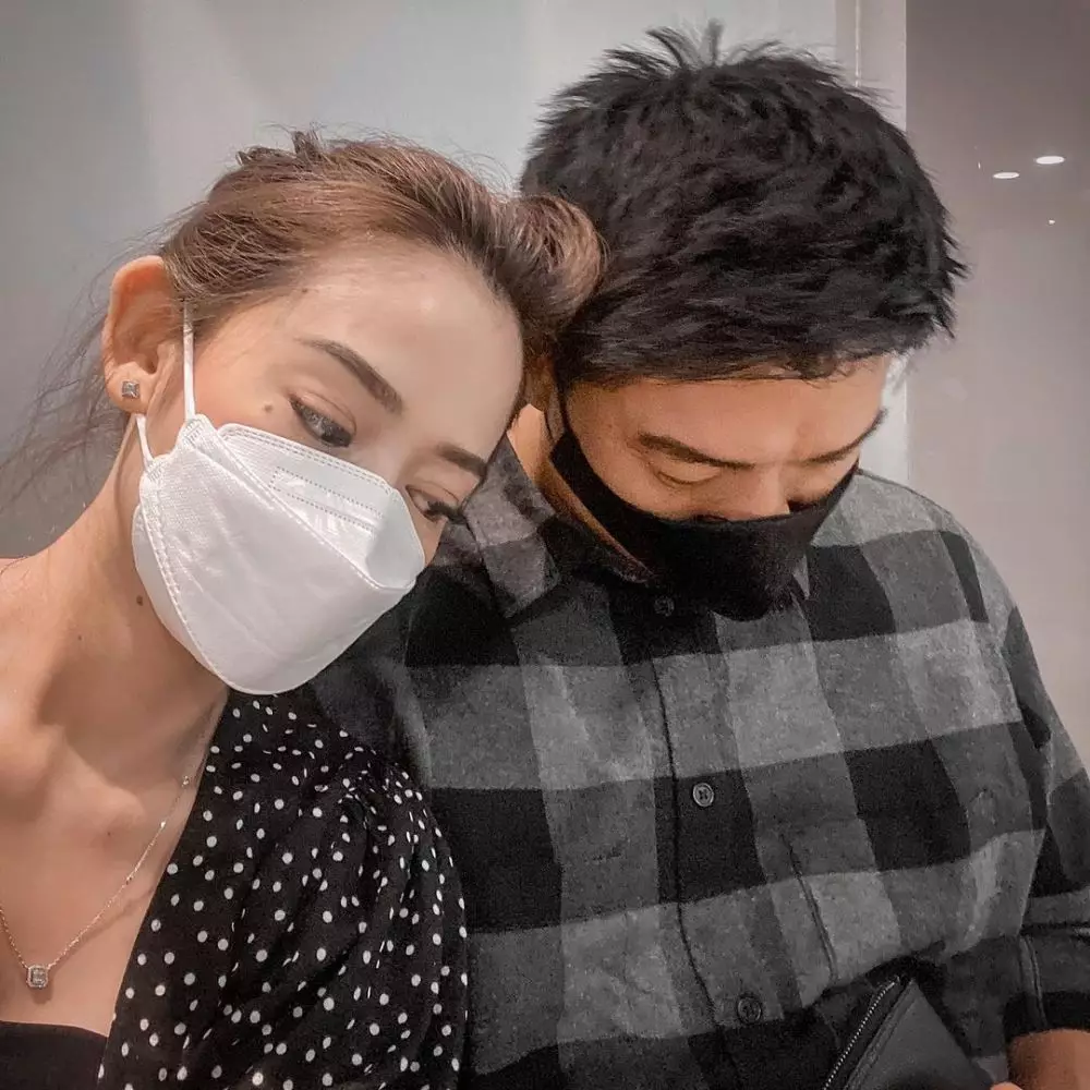 Ifan Seventeen & Citra Monica usai menikah © 2021 brilio.net Ifan Seventeen & Citra Monica usai menikah © 2021 brilio.net