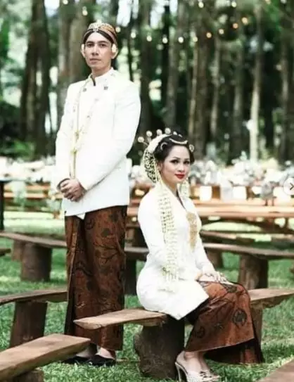seleb kenakan kebaya karya Didiet Maulana © Instagram/@didietmaulana