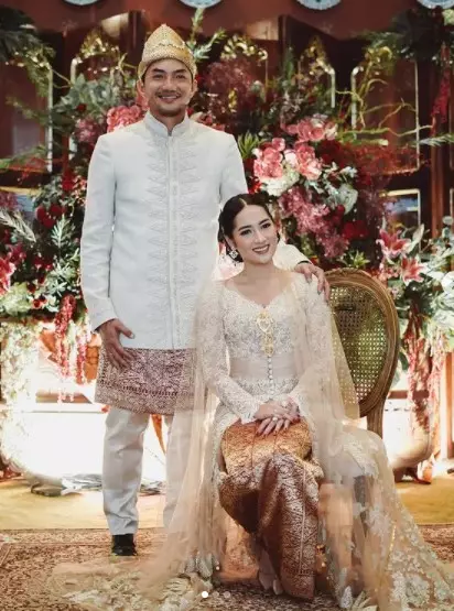 seleb kenakan kebaya karya Didiet Maulana © Instagram/@didietmaulana