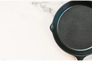 5 Cara mencuci wajan granit yang benar, mudah dan bikin awet