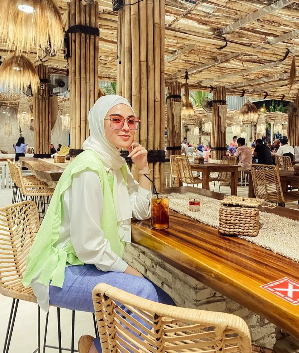 Cerita seleb jalani operasi pengangkatan kista © Instagram