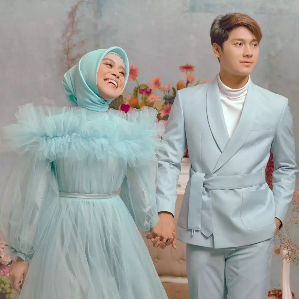 Lamaran seleb disiarkan di TV © 2021 berbagai sumber