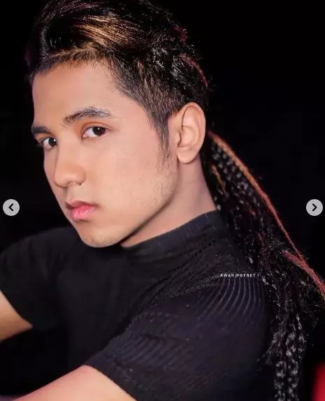 Model gaya rambut unik ala Jirayut © Instagram/@jirayutdaa4official