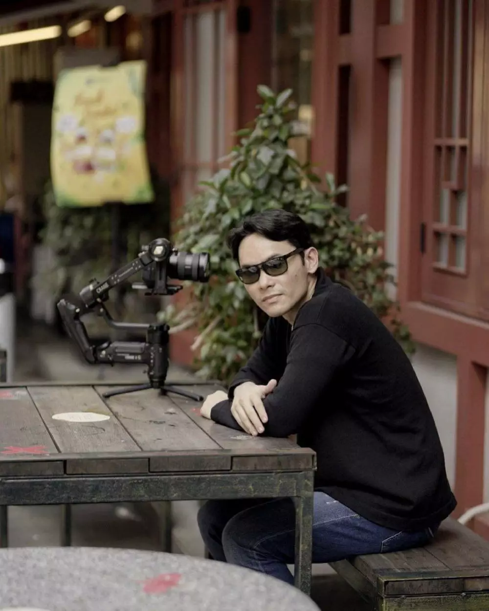 Pesinetron pemilik kos © Instagram