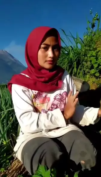 pedangdut mantap pakai hijab © 2021 berbagai sumber