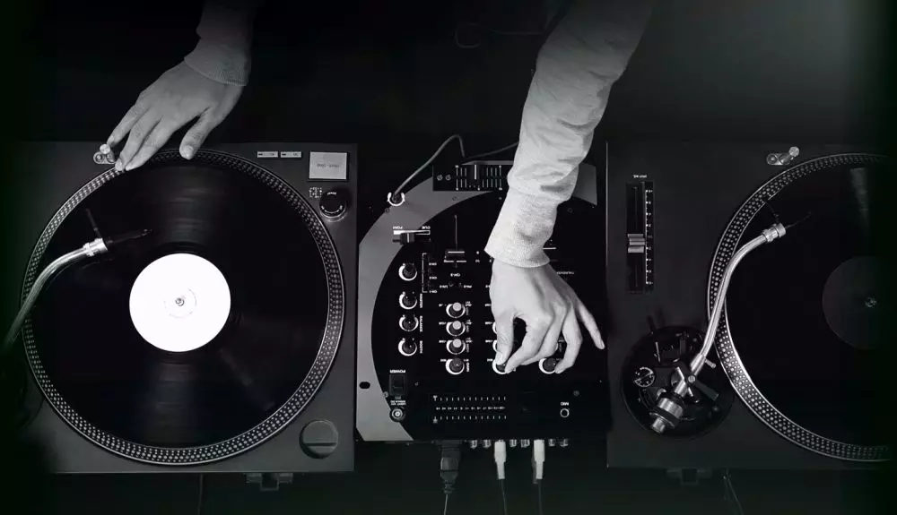 EMPC 2021 © 2021 brilio.net