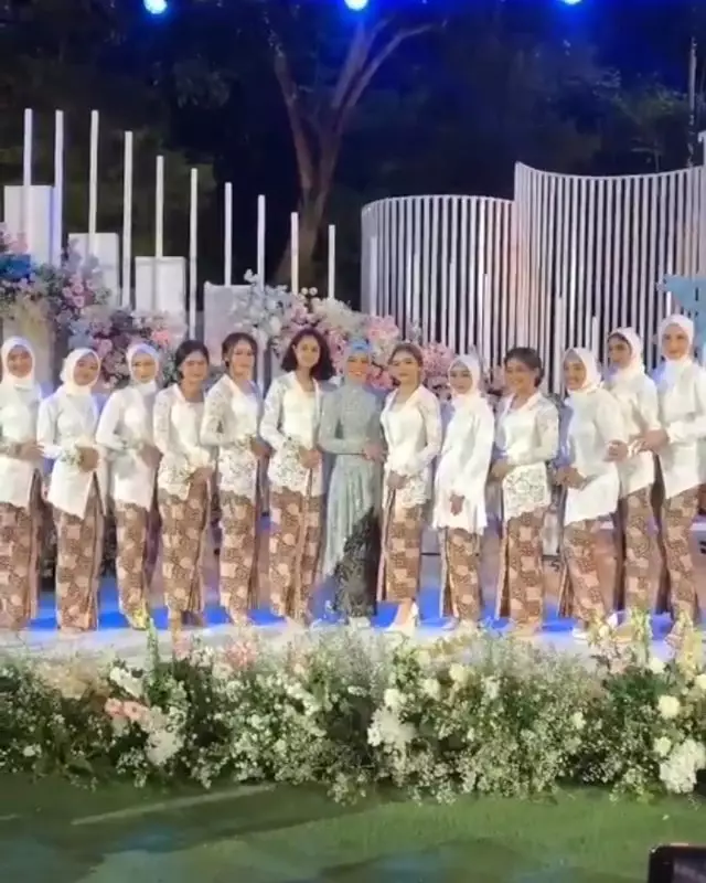 groomsmen dan bridesmaid Rizky Billar-Lesty © 2021 brilio.net