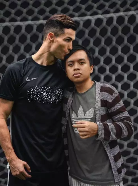 Editan foto fans bareng ronaldo Instagram