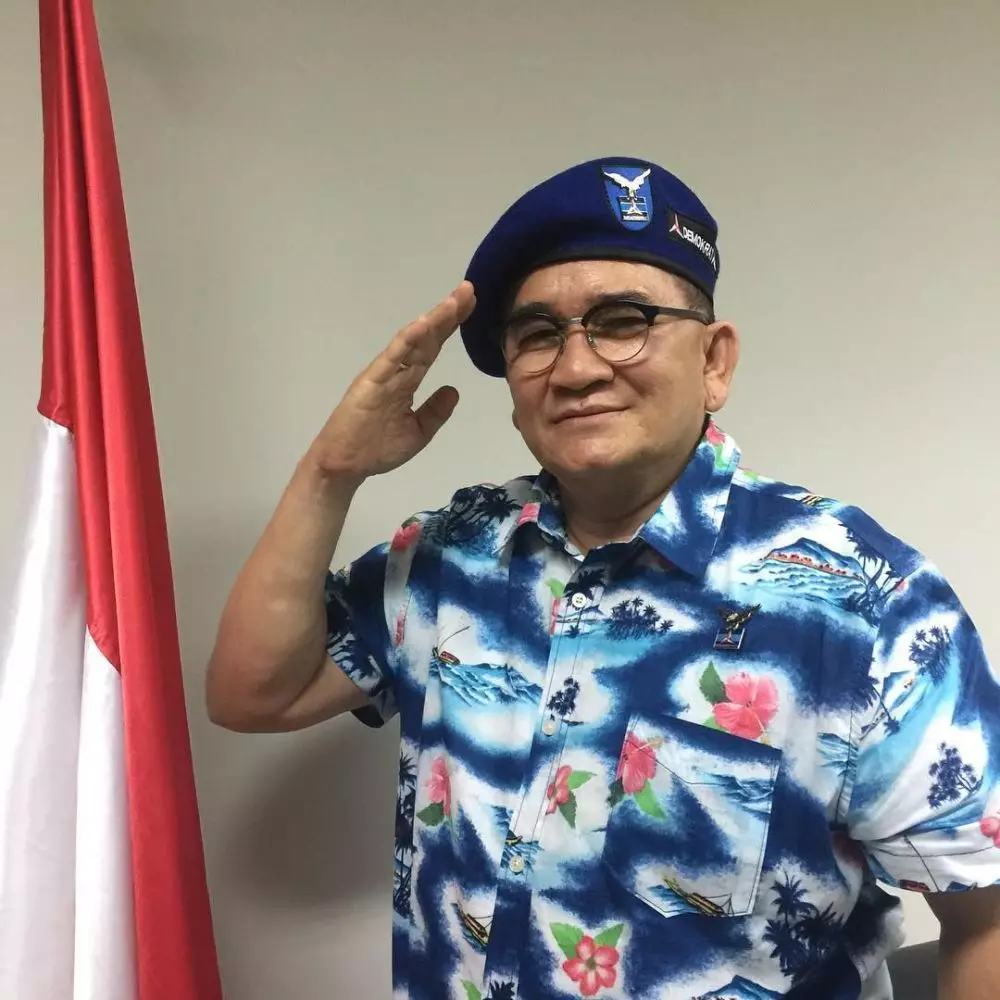 Aktor sinetron identik peran antagonis era 90-an dari berbagai sumber Aktor sinetron identik peran antagonis era 90-an dari berbagai sumber