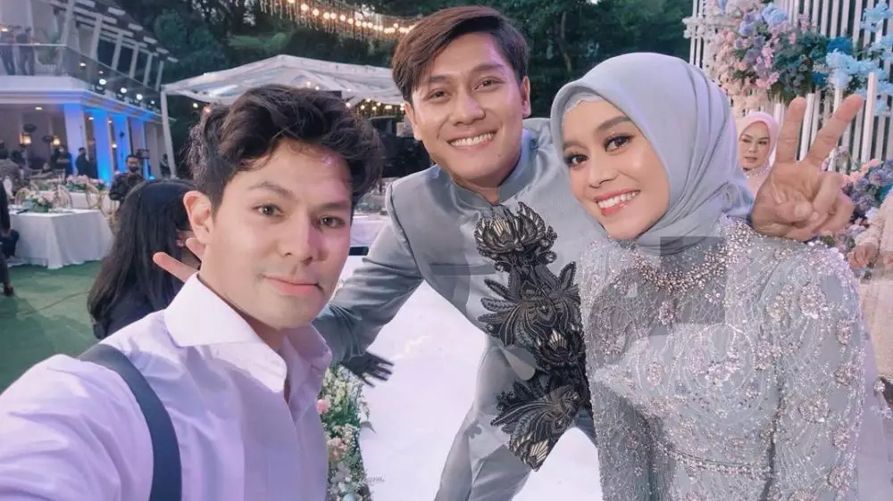 seleb hadiri lamaran Leslar © 2021 brilio.net