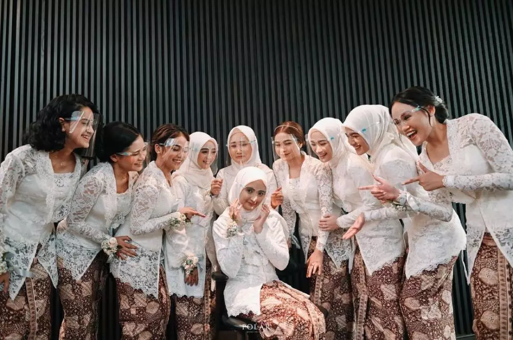 seleb hadiri lamaran Leslar © 2021 brilio.net