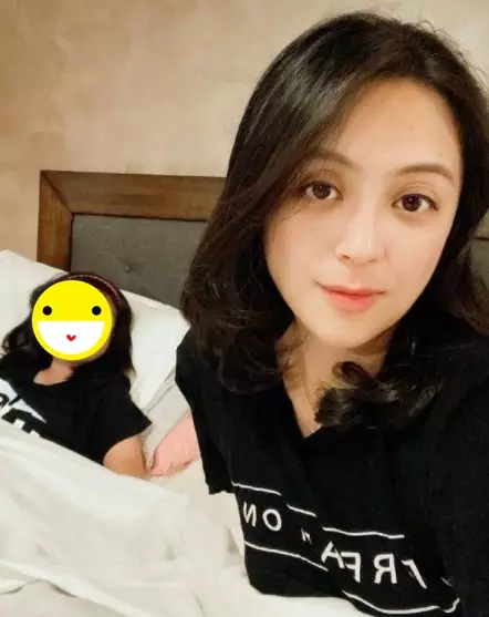 potret Jill Carissa 'Angling Dharma' dan keluarga © Instagram/@carissajill