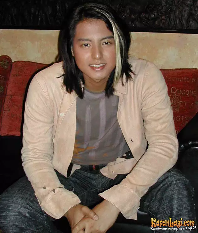 Potret lawas 10 pesinetron saat gondrong Berbagai sumber